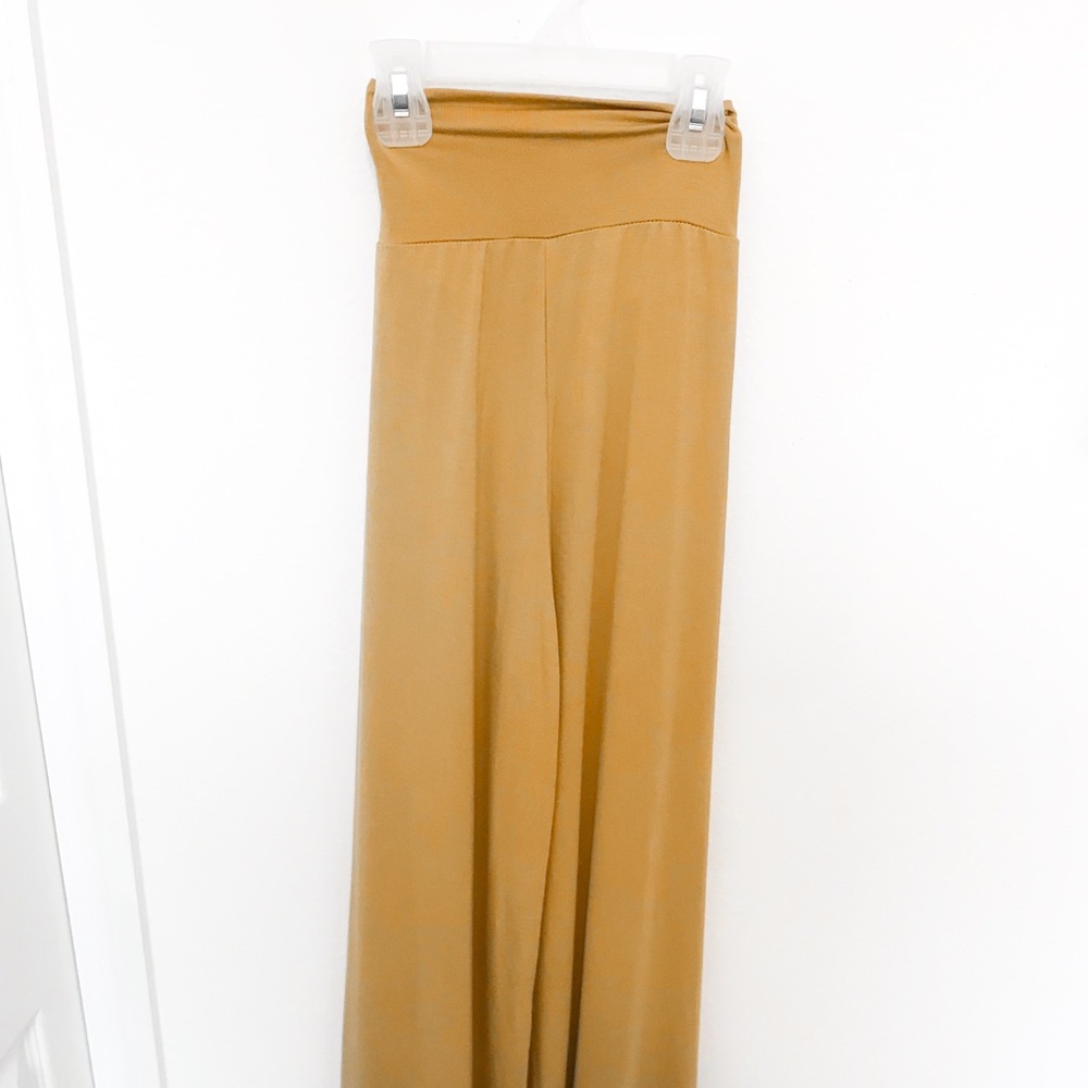 Kittenish (L) yellow/gold flare pants